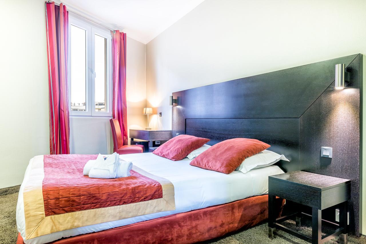 De Suede 3*